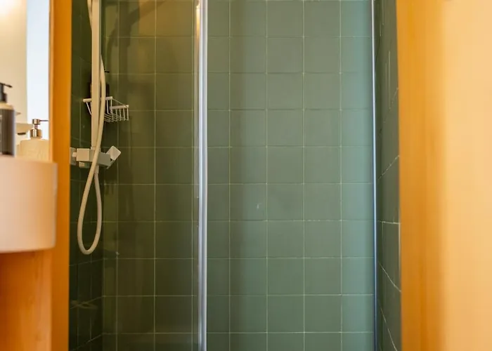 Belmont Riverside 5m דירה