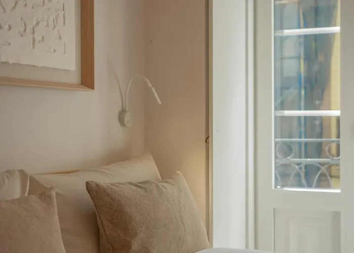 Belmont Riverside 5m 公寓