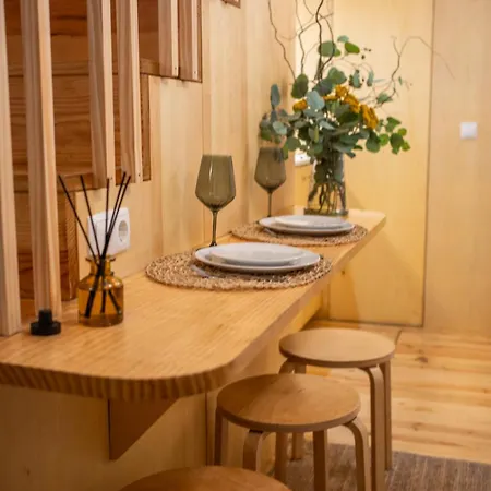 Belmont Riverside 5m アパート *